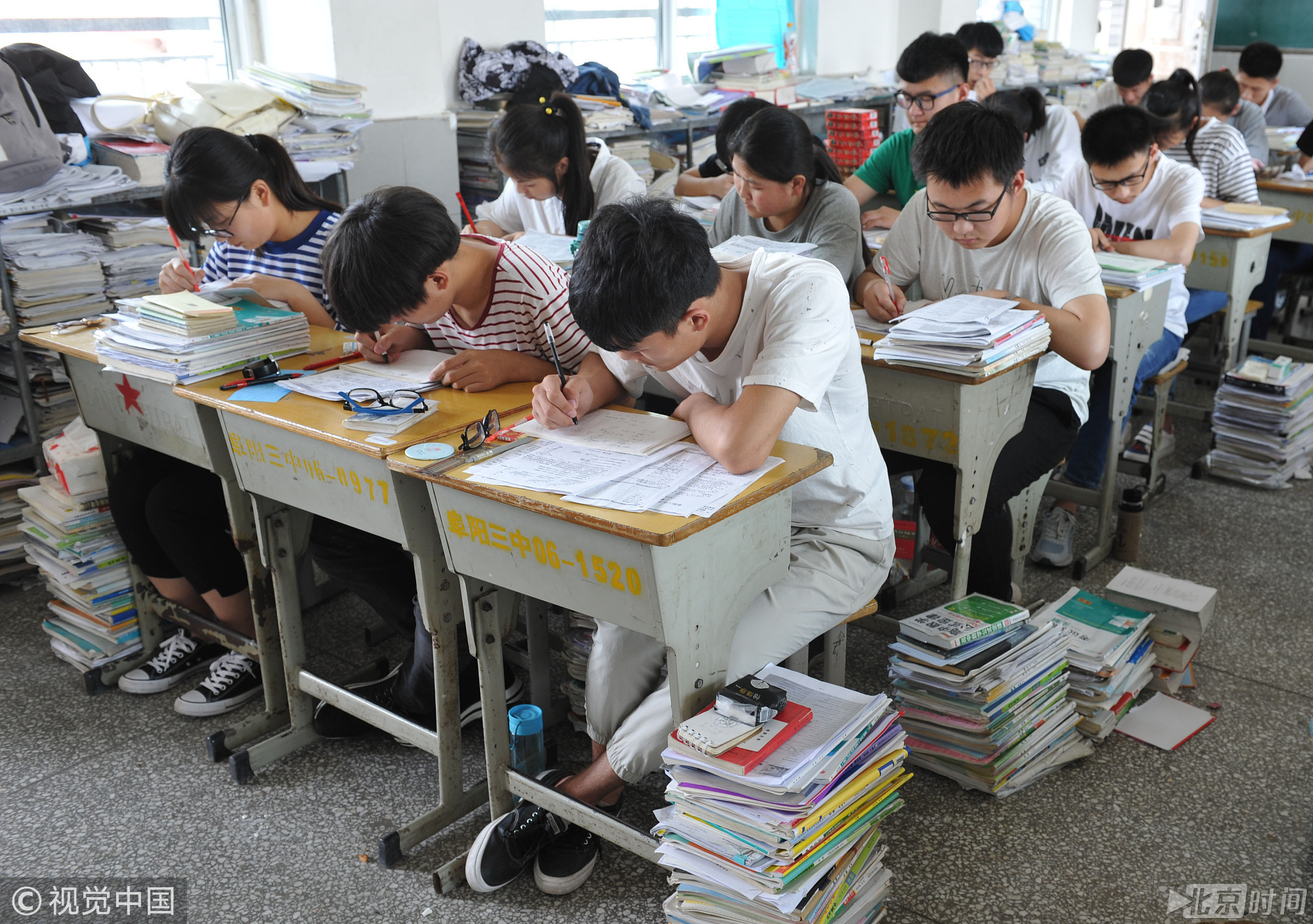 据统计，今年参加高考的学生，大都是2000年出生，他们被称为“千禧宝宝”，而这批学生也是首批大规模参加高考的“00后”。图/视觉中国