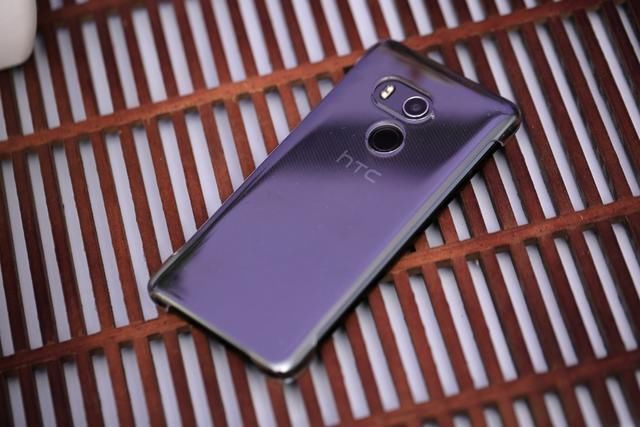 设计标杆拍照佳,HTC U11 EYEs评测体验