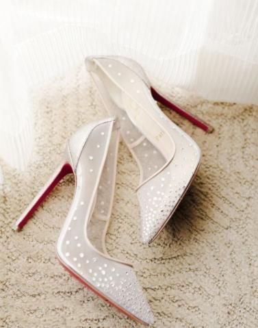 2018年流行什么颜色的婚鞋 在婚礼上大放异彩