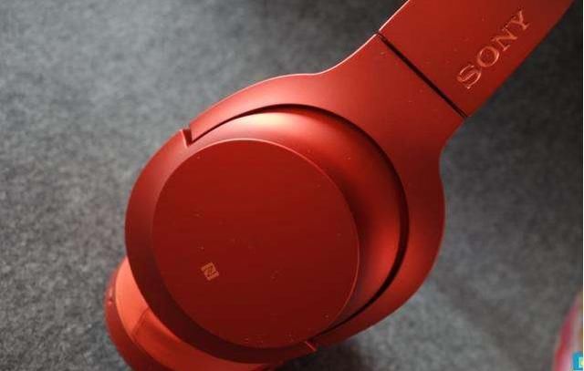 索尼黑科技无线降噪耳机实用之作,1688元值得