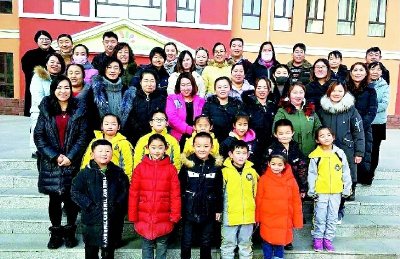 高新区阳光四季小学开展一年级家长志愿者公益