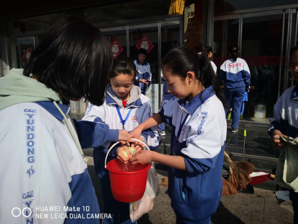 初级中学志愿者服务队参加涿鹿县2018年弘扬