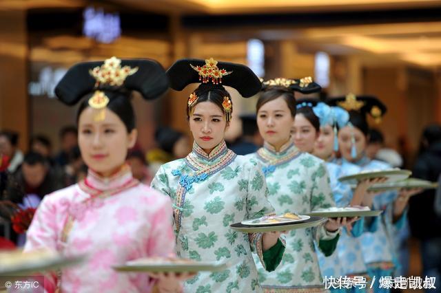 六十年前,北京故宫墙面上忽现宫女事件