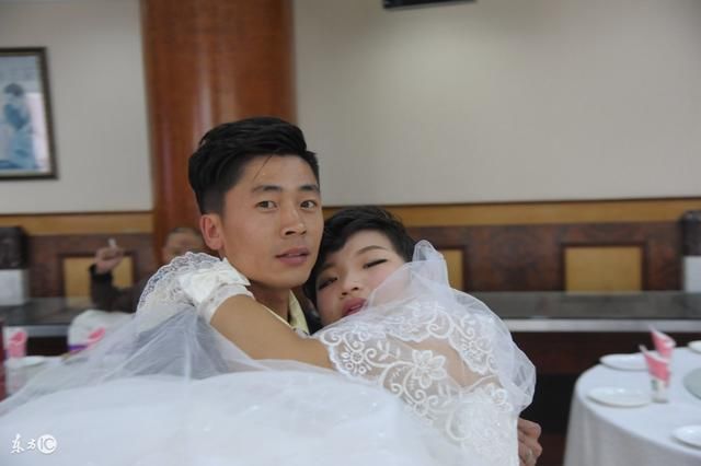 男子骗到了国外的湖北荆门美女:嫁我好吗?没有