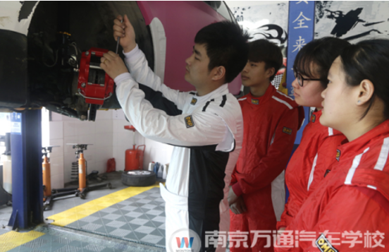 初中生上什么技校好,技校学什么专业好?