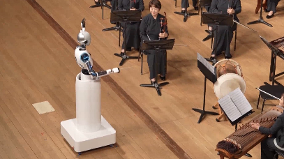 身高1米8，动作不含糊！韩国机器人指挥家首演成功，座无虚席