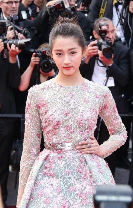 脸最小日本女星 凭借18cm小脸赢过赵丽颖,但