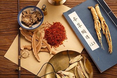 震惊!23岁姑娘每天做这事,颈椎差点掉下来!颈椎