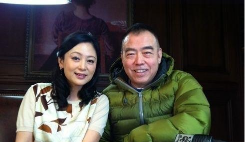 10、陈红
美国国籍，陈红原籍黑龙江，陈凯歌原籍北京。陈氏夫妇都是美国人，据说陈凯歌通过跟洪晃结婚拿到绿卡后离婚，陈红在嫁给陈凯歌后，也通过婚姻顺利取得了美国国籍。被网友嘲讽为了一张绿卡欺骗洪晃的感情，做了人上人的滋味怎么样？