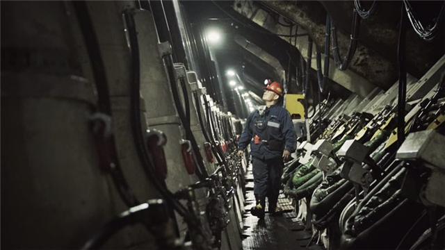 全国技术能手丁明磊:煤海有蛟龙,龙腾且善行