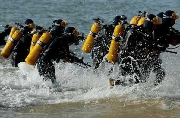 日本特种部队靠近中国战舰!被逮个正着!美俄