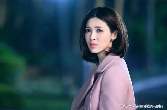 她因《亮剑》而走红,有女人的知性美,出道零绯