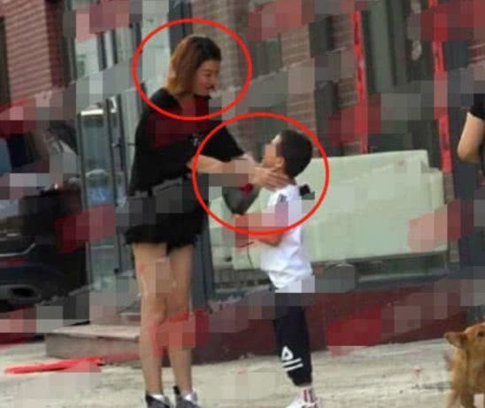 王宝强冯清疑同居?豪车接送深夜同回公寓(图8) 王宝强冯清疑同居?豪车接送深夜同回公寓(图8)