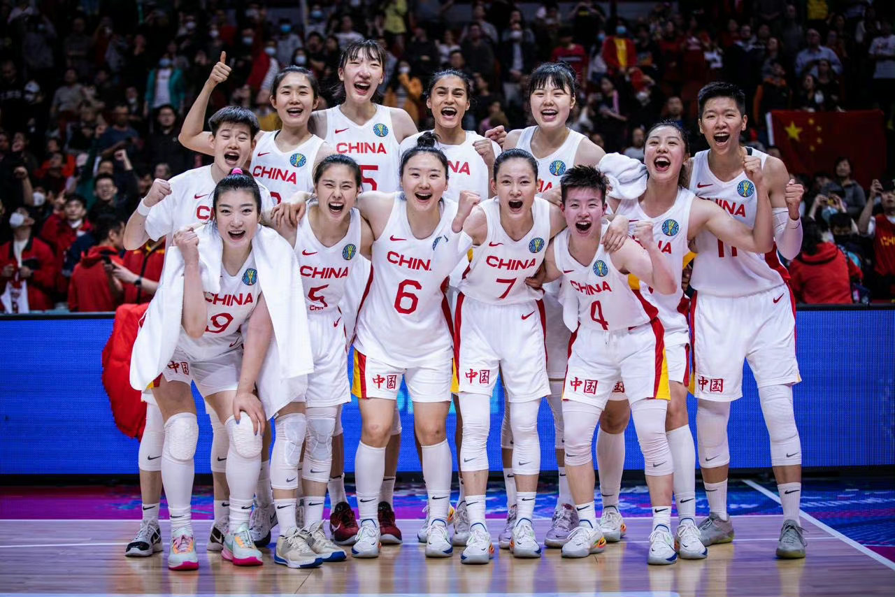 李梦签约WNBA华盛顿神秘人_北京时间