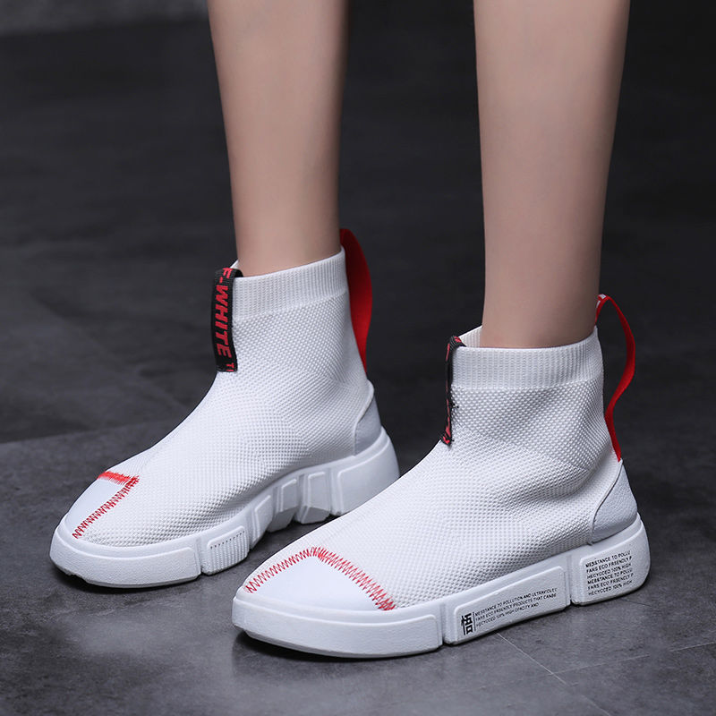 关晓彤真厉害,拍甜蜜暴击就穿一双袜子鞋,怪不