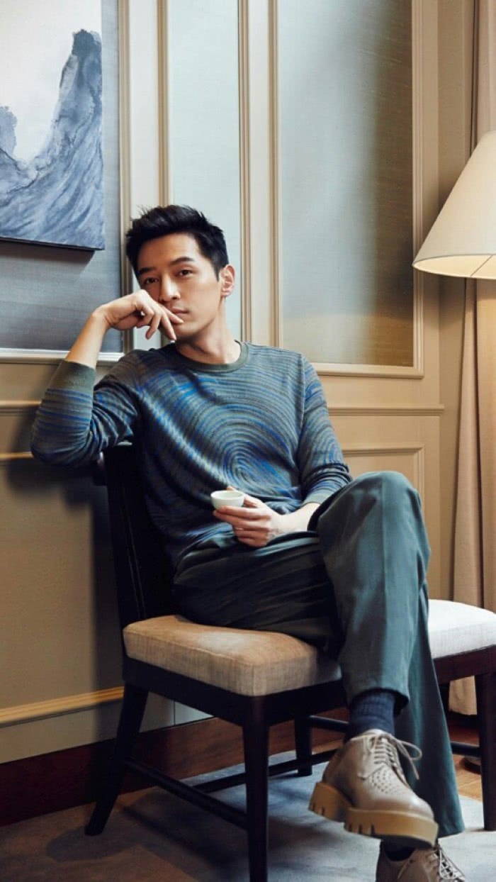 同是胡歌承认过的前女友,江疏影现在混的风生