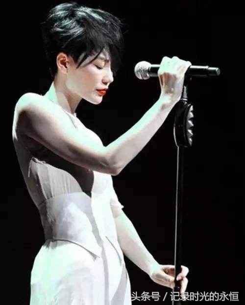 张柏芝被问为啥不拍戏了,比靠演唱会捞钱的王