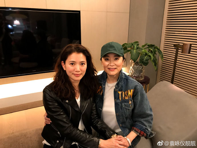 47岁袁咏仪不美图不化妆就敢亮相的自信女神