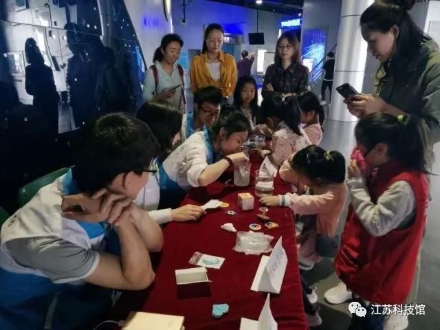 2018江苏科技馆科普志愿者风采展月邀你一起