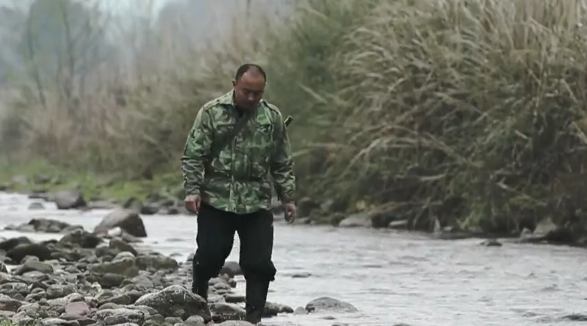 首届中国全媒体公益年会:《自然守望者》第四集《娃娃鱼游骑兵》 首届中国全媒体公益年会:《自然守望者》第四集《娃娃鱼游骑兵》