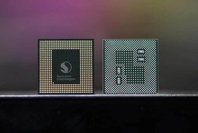 三星9810追苹果A11没力气了!手机上降频看齐