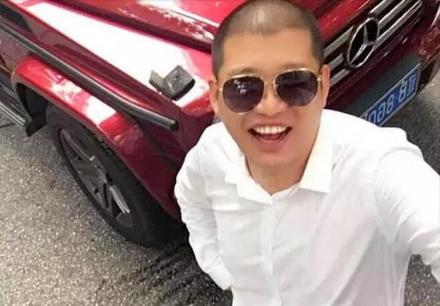 快手主播巴扎黑和娜美直播间互骂,二驴因这不