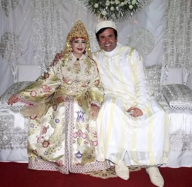 16个国家婚纱对比,英格兰男士穿裙子,中国礼服