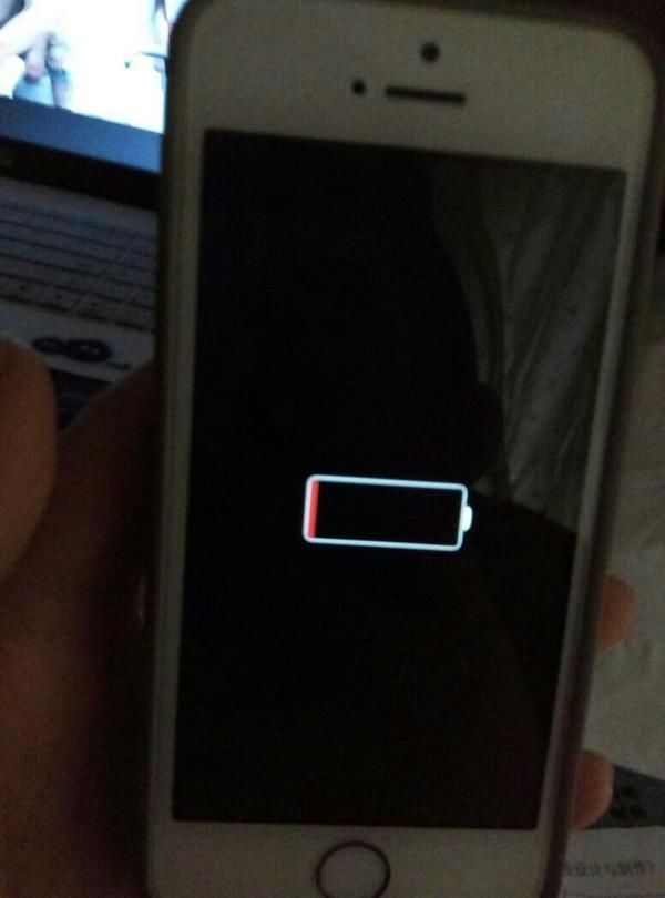 苹果手机开不了机、黑屏、死机怎么办?小编有