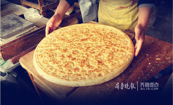 清朝末年的时候,这家店叫"广聚锅饼",店主姓吴,后来干脆改成了"吴家