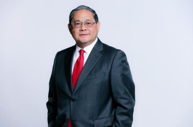 如今冯国经兄弟也已经把事业交给下一代,算起他们已经是家族的第三代