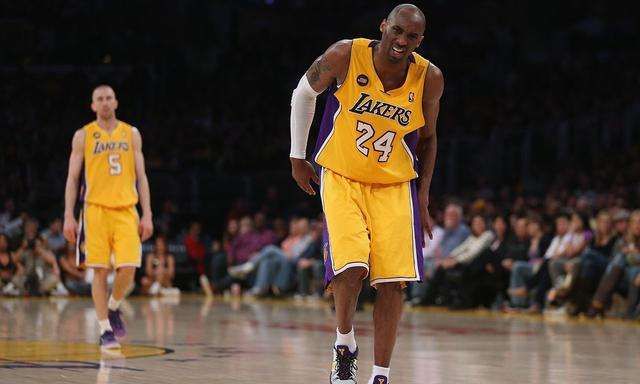 图说NBA球员受伤瞬间,科比强忍眼泪,罗斯最让