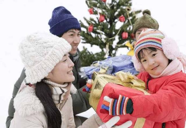 宝妈送5岁孩子生日礼物, 险些让孩子没了舌头