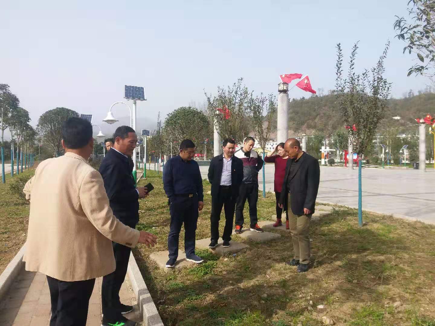 西峡县桑坪镇实地察看进度 强力推进工程(图5) 西峡县桑坪镇实地察看进度 强力推进工程(图5)
