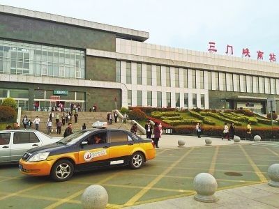 三门峡高铁站出租车为何还是不打表?