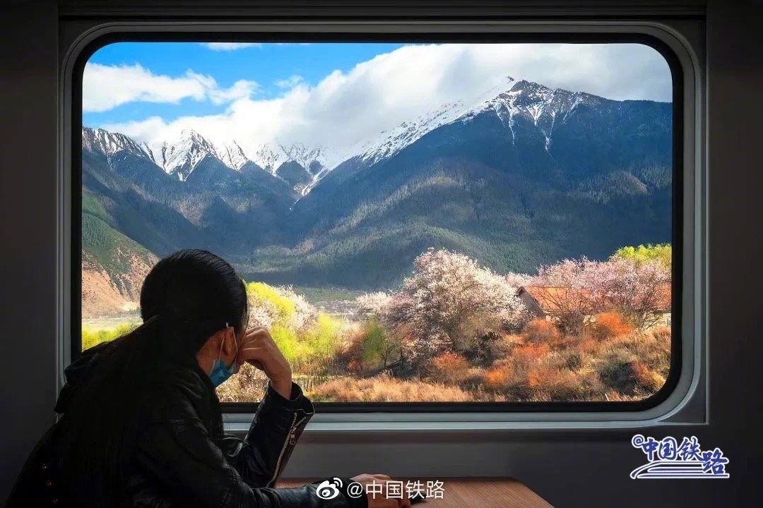一组绝美的火车车窗大片,映出复兴号窗外的顶级风景!