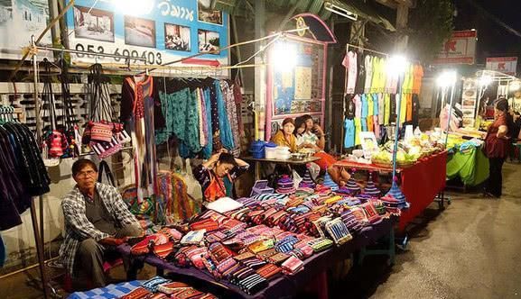 游客不解:为啥到泰国导游总让去夜市玩?当地人