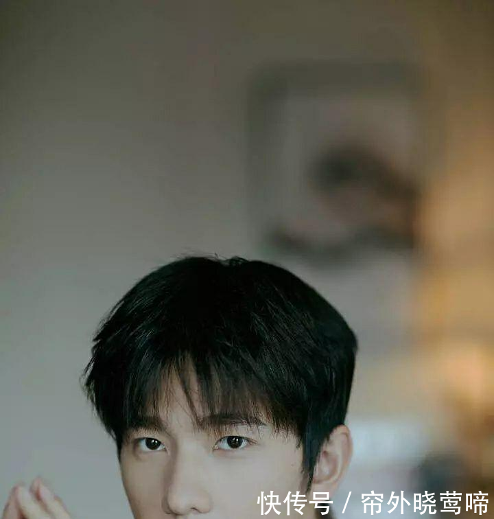 杨洋近照爆出,鼻子凹陷疑似整容
