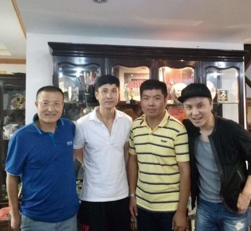 沧桑！昔日国脚出狱后照片曝光 身形消瘦面部苍白