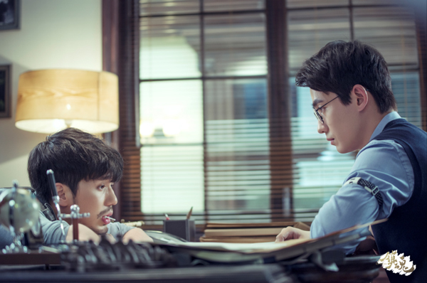 网剧《镇魂》杀青首爆剧照 白宇朱一龙黄金兄弟飙演技