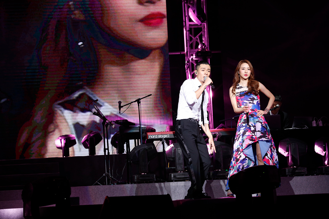 《使徒2》歌曲主唱首度同台 周柏豪洒泪演唱10年真情