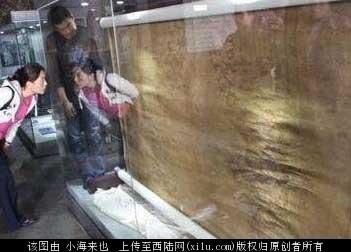 老外坐故宫龙椅竟离奇死亡,灵异背后太吓人