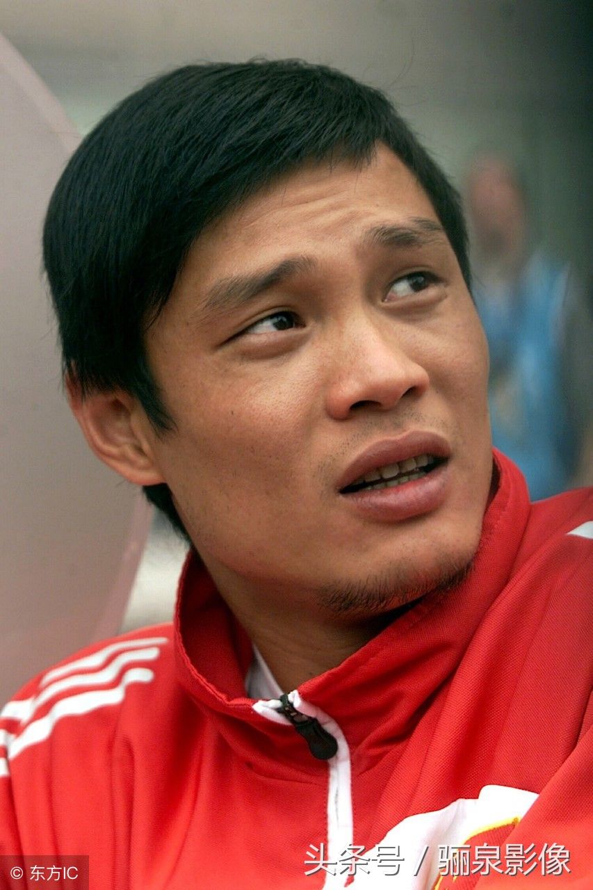 曾经的中国足球队队长 上海出生的范志毅