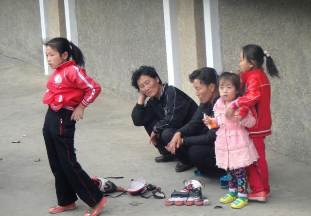 中国小伙到朝鲜旅游,发现的朝鲜百姓的生活习