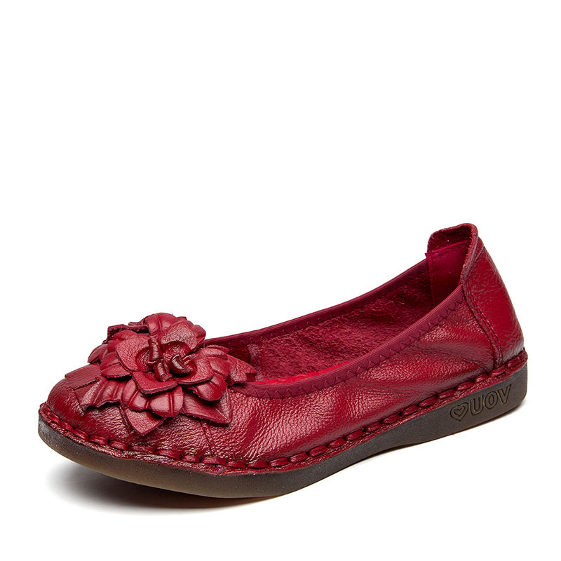 脚黑适合穿什么样的女鞋,今年流行这种显白鞋