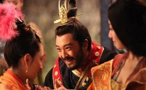 古代皇帝冬天靠女人取暖,手伸入宫女衣服内,与