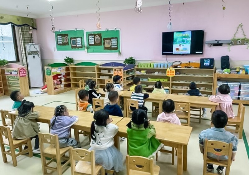 南充市高坪区青苹果小龙幼稚园开展防震