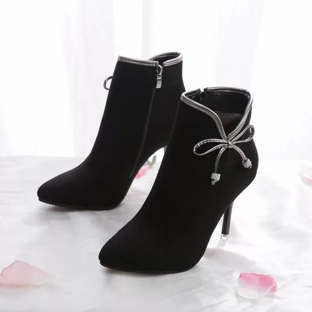 2.14号,穿上舒适不勒脚的高跟鞋,让男友体面又