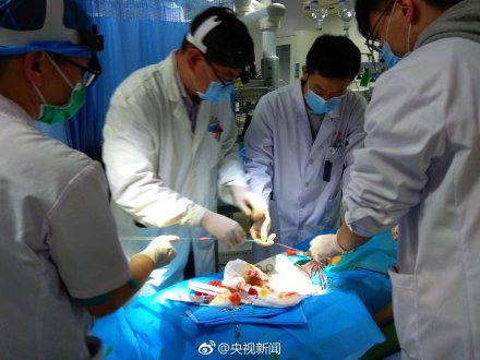 1月1日是新年的第一天，对于厦门的一名26岁女子来说，这一天真的是从鬼门关走了一遭，在经过72个小时的心脏骤停之后，在医生的救助下终于“死而复生”。