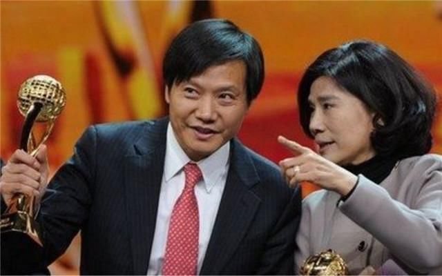 雷军和董明珠5年赌约,雷军已经赌输了?答案令