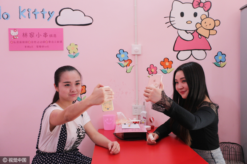 图片故事：90后美女的城中村串串店